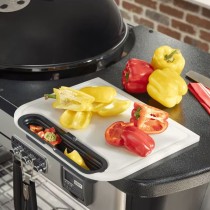 Tagliere con contenitore Weber 7032 Cut & Catch Tagliere con contenitore Weber 7032 Cut & Catch