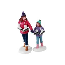 Lemax Villaggio di Natale Skating Sisters 2 pz Lemax Villaggio di Natale Skating Sisters 2 pz