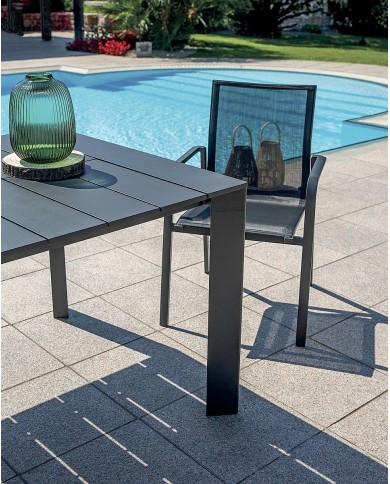 Tavolo Allungabile NETTUNO 200/300x100 cm in Alluminio Antracite – Piano a Doghe Greenwood Tavolo Allungabile NETTUNO 200/300x100 cm in Alluminio Antracite – Piano a Doghe Greenwood